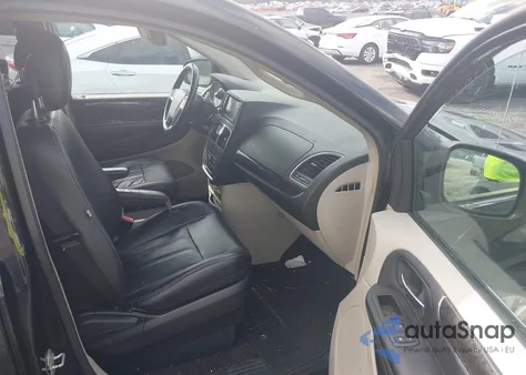 2013 Chrysler Town & Country Touring from USA, damaged, VIN 2C4RC1BG2DR802396